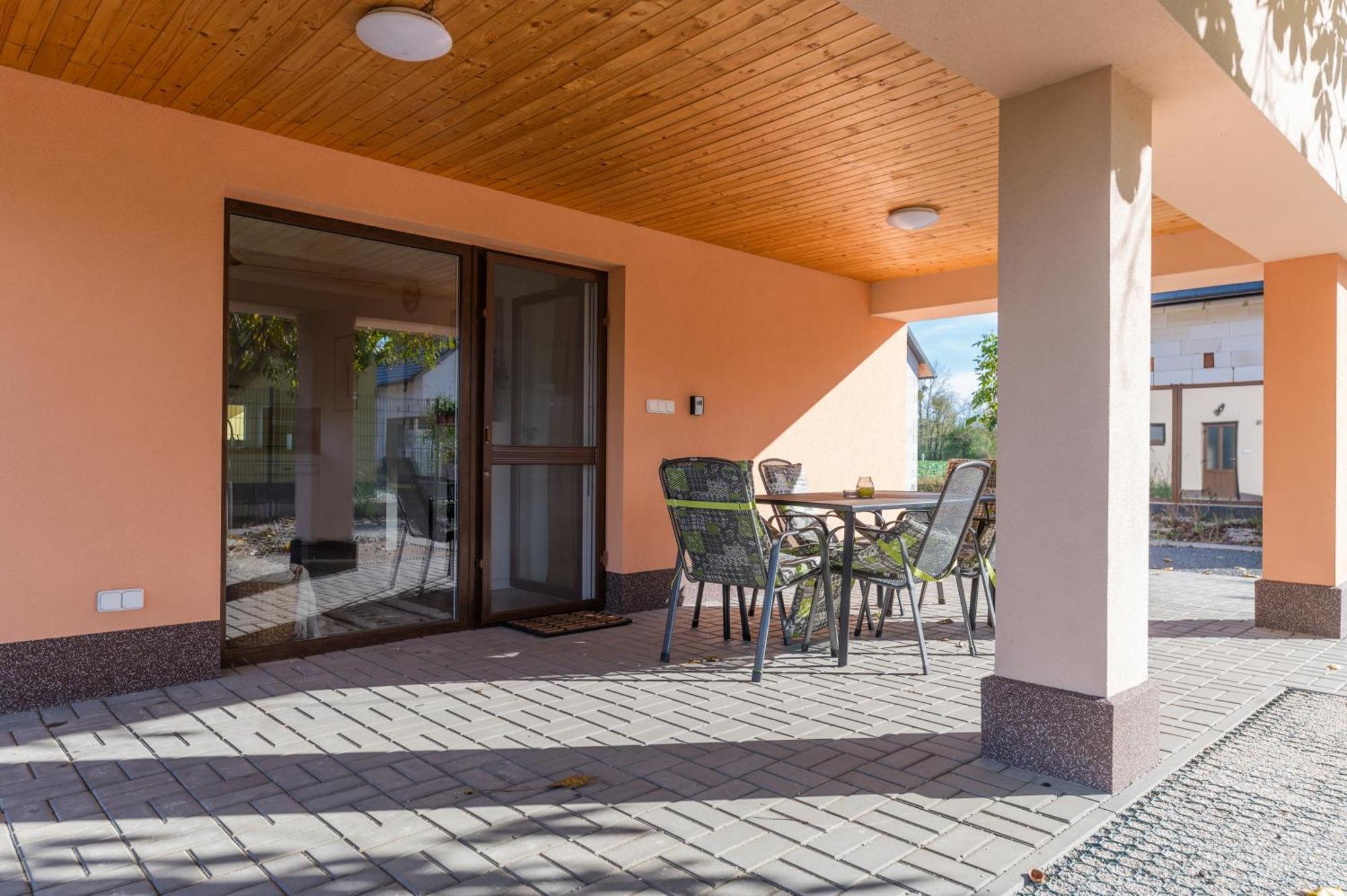 Rekreacni Dum U Jezer, Milovice 6 Villa Exteriör bild