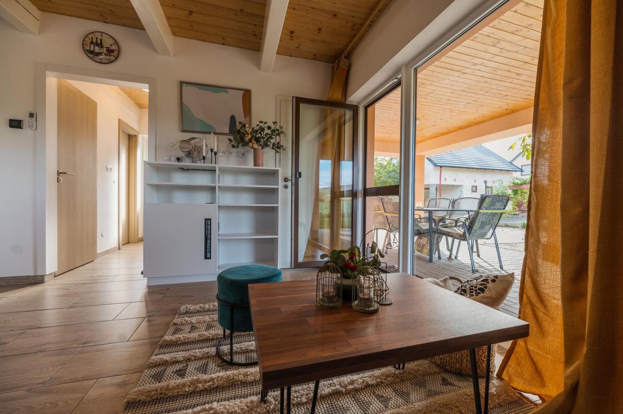 Rekreacni Dum U Jezer, Milovice 6 Villa Exteriör bild