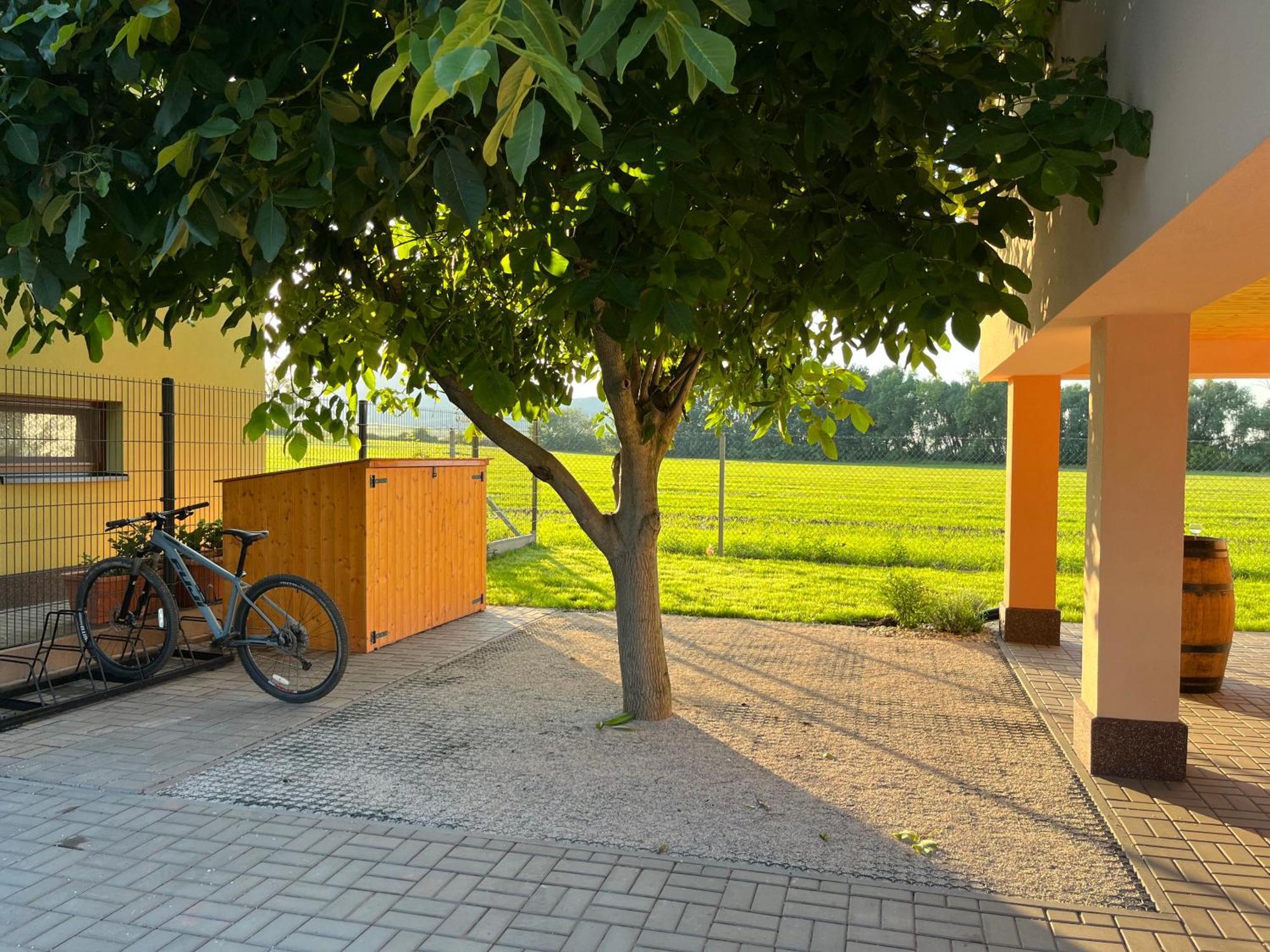 Rekreacni Dum U Jezer, Milovice 6 Villa Exteriör bild
